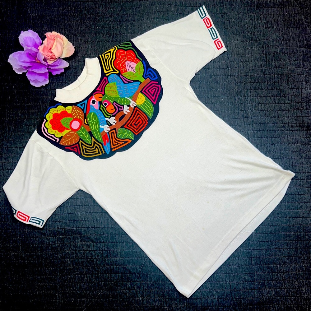 Muzzo Club Women's White Embroidered Bird Collared Short Sleeve Shirt; 42